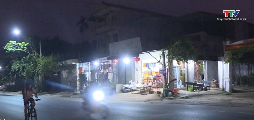 Ngọc Lặc: Hệ thống điện chiếu sáng hoàn thiện hơn 4 năm vẫn "nằm chờ" sử dụng- Ảnh 2. Ngọc Lặc: Hệ thống điện chiếu sáng hoàn thiện hơn 4 năm vẫn "nằm chờ" sử dụng- Ảnh 2.