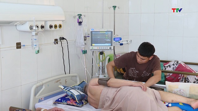 Gia tăng bệnh nhân đột quỵ mùa nắng nóng- Ảnh 2. Gia tăng bệnh nhân đột quỵ mùa nắng nóng- Ảnh 2.