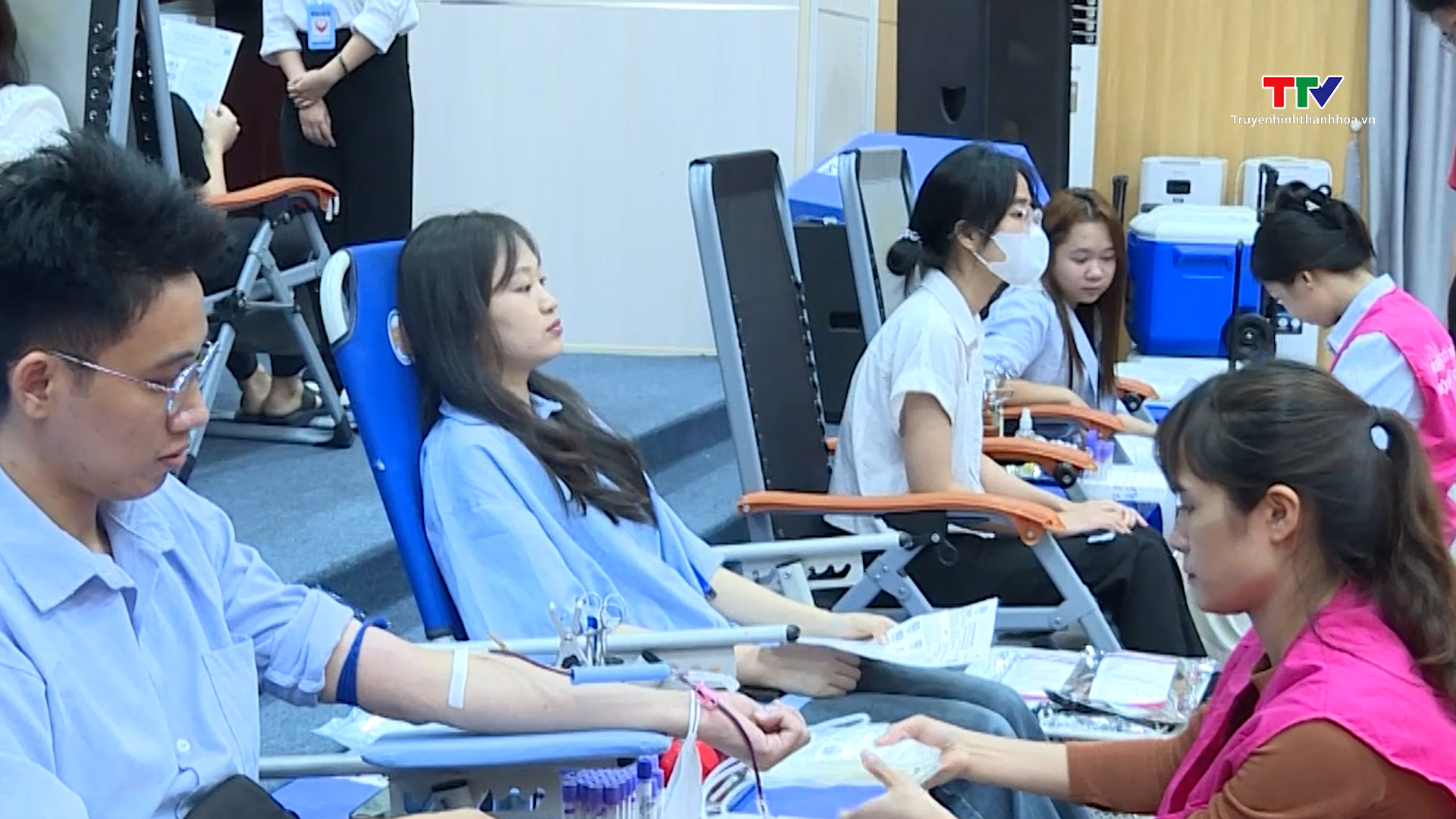 Chương trình hiến máu tình nguyện “Khoảng trời Y”- Ảnh 1. Chương trình hiến máu tình nguyện “Khoảng trời Y”- Ảnh 1.