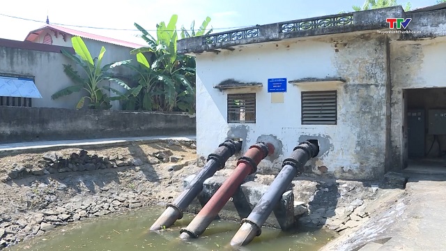 Nguy cơ thiếu nước vùng hồ đập vừa và nhỏ- Ảnh 1. Nguy cơ thiếu nước vùng hồ đập vừa và nhỏ- Ảnh 1.