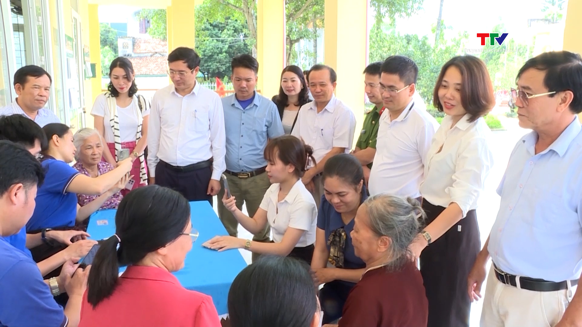 Hà Trung triển khai phong trào "Bình dân học vụ số"- Ảnh 4. Hà Trung triển khai phong trào "Bình dân học vụ số"- Ảnh 4.