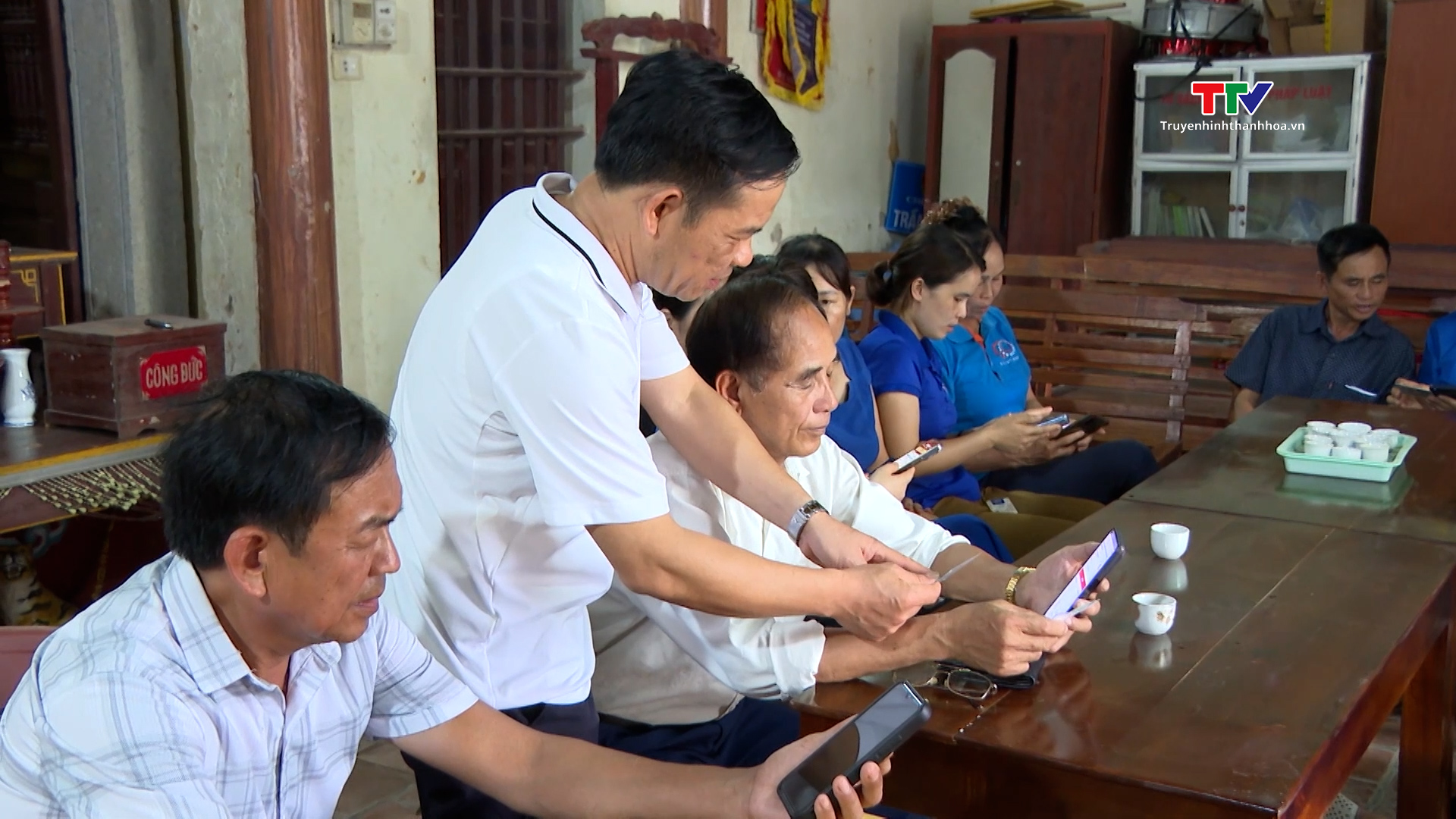 Hà Trung triển khai phong trào "Bình dân học vụ số"- Ảnh 1. Hà Trung triển khai phong trào "Bình dân học vụ số"- Ảnh 1.