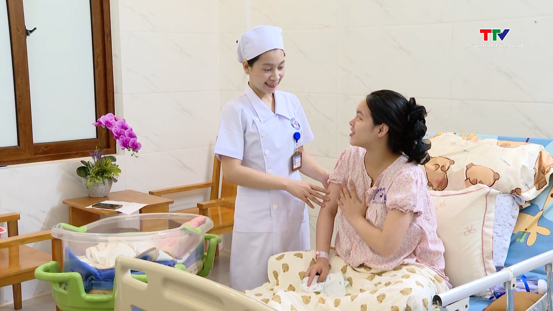 Khẳng định vai trò của điều dưỡng trong chăm sóc sức khỏe Nhân dân - Ảnh 5. Khẳng định vai trò của điều dưỡng trong chăm sóc sức khỏe Nhân dân - Ảnh 5.