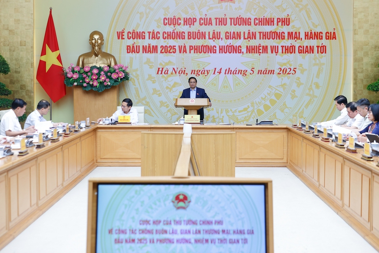 Thủ tướng: Buôn lậu, hàng giả là vấn đề lớn, phải ngăn chặn, đẩy lùi và chấm dứt- Ảnh 2. Thủ tướng: Buôn lậu, hàng giả là vấn đề lớn, phải ngăn chặn, đẩy lùi và chấm dứt- Ảnh 2.