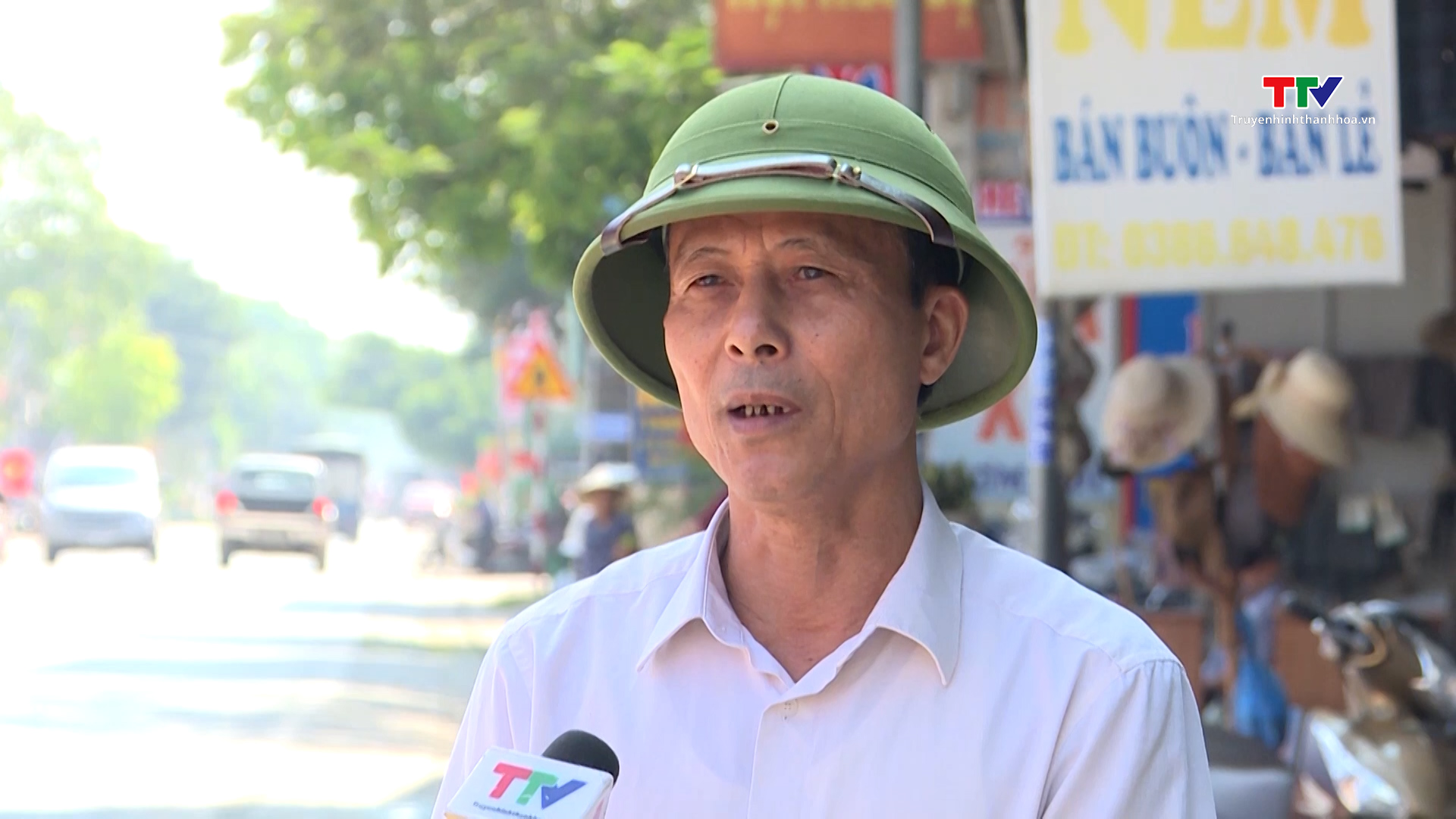 Giải toả vi phạm lấn chiếm hành lang an toàn giao thông đường bộ trên tuyến quốc lộ 45- Ảnh 3. Giải toả vi phạm lấn chiếm hành lang an toàn giao thông đường bộ trên tuyến quốc lộ 45- Ảnh 3.