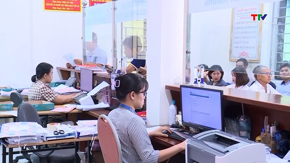 Sửa đổi, bổ sung Hiến pháp năm 2013 - Yêu cầu cấp thiết
trong tình hình mới- Ảnh 5. Sửa đổi, bổ sung Hiến pháp năm 2013 - Yêu cầu cấp thiết
trong tình hình mới- Ảnh 5.