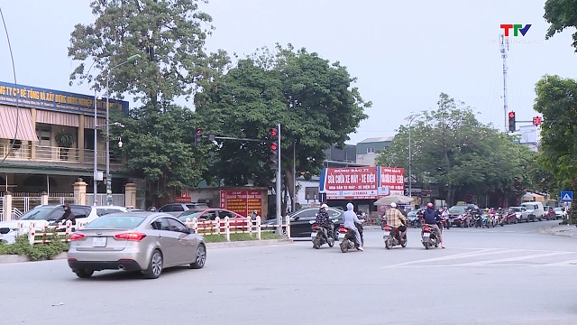 Mất an toàn giao thông tại ngã 5 Đình Hương, thành phố Thanh Hoá- Ảnh 2. Mất an toàn giao thông tại ngã 5 Đình Hương, thành phố Thanh Hoá- Ảnh 2.
