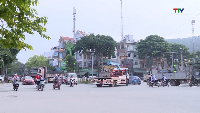 Mất an toàn giao thông tại ngã 5 Đình Hương, thành phố Thanh Hoá- Ảnh 3. Mất an toàn giao thông tại ngã 5 Đình Hương, thành phố Thanh Hoá- Ảnh 3.