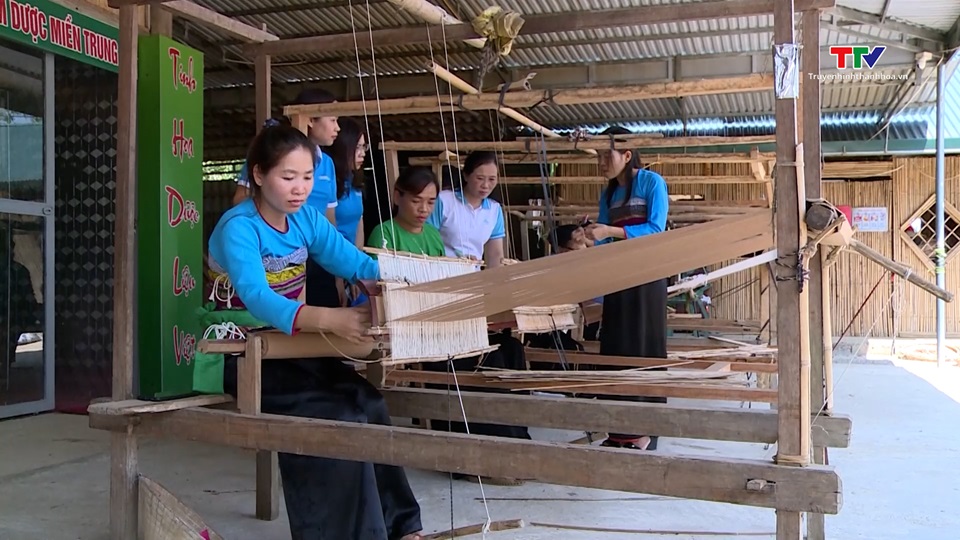Nhân rộng điển hình phụ nữ thi đua yêu nước- Ảnh 2. Nhân rộng điển hình phụ nữ thi đua yêu nước- Ảnh 2.