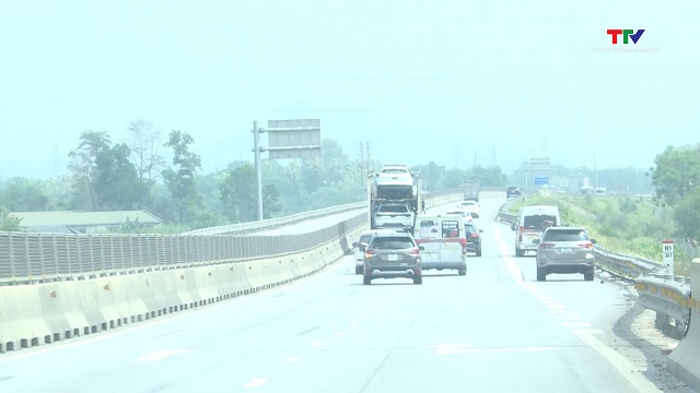 Thu phí 5 tuyến cao tốc do Nhà nước đầu tư- Ảnh 1. Thu phí 5 tuyến cao tốc do Nhà nước đầu tư- Ảnh 1.