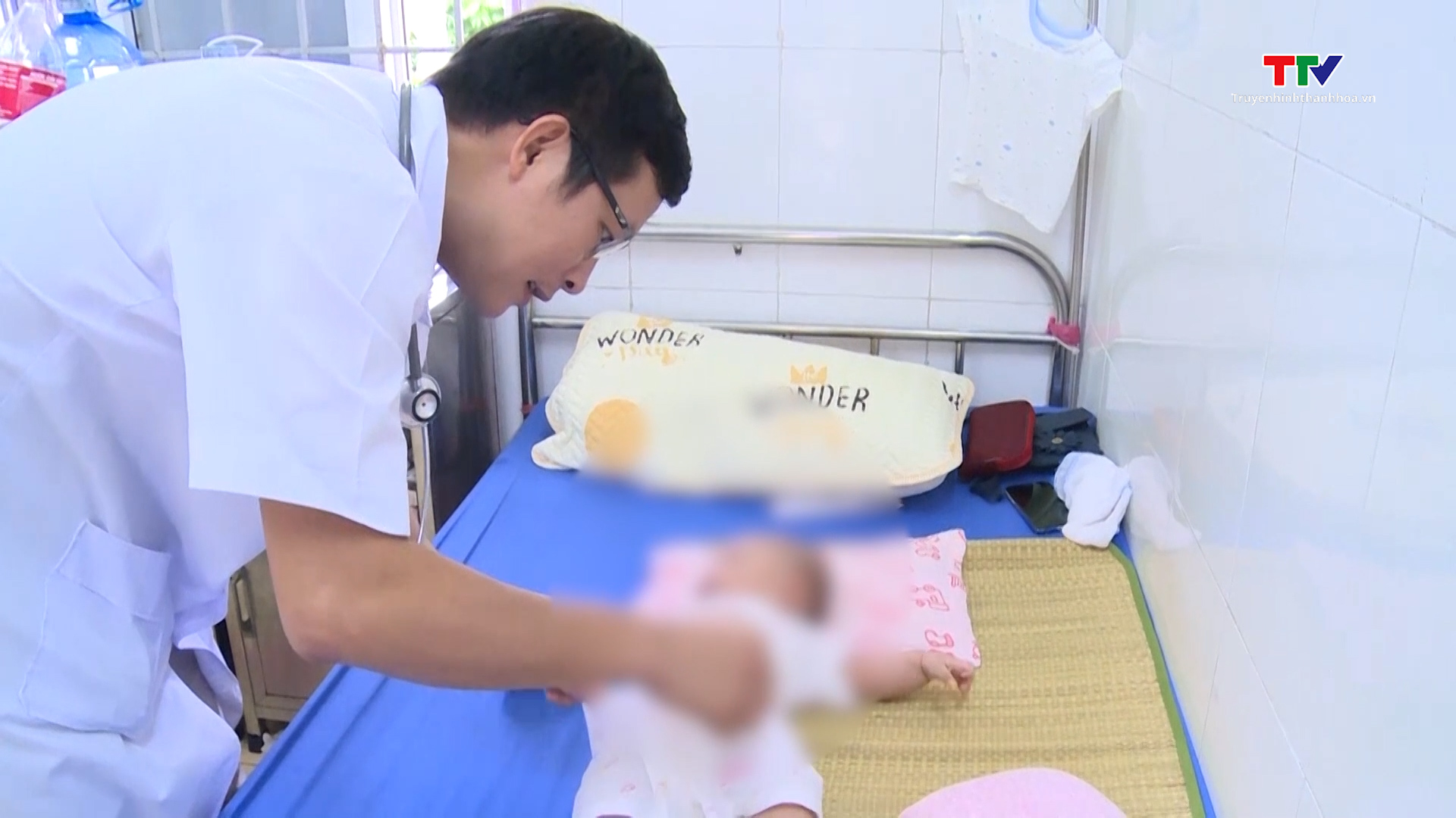 Gia tăng ca mắc tay chân miệng ở trẻ nhỏ- Ảnh 1. Gia tăng ca mắc tay chân miệng ở trẻ nhỏ- Ảnh 1.