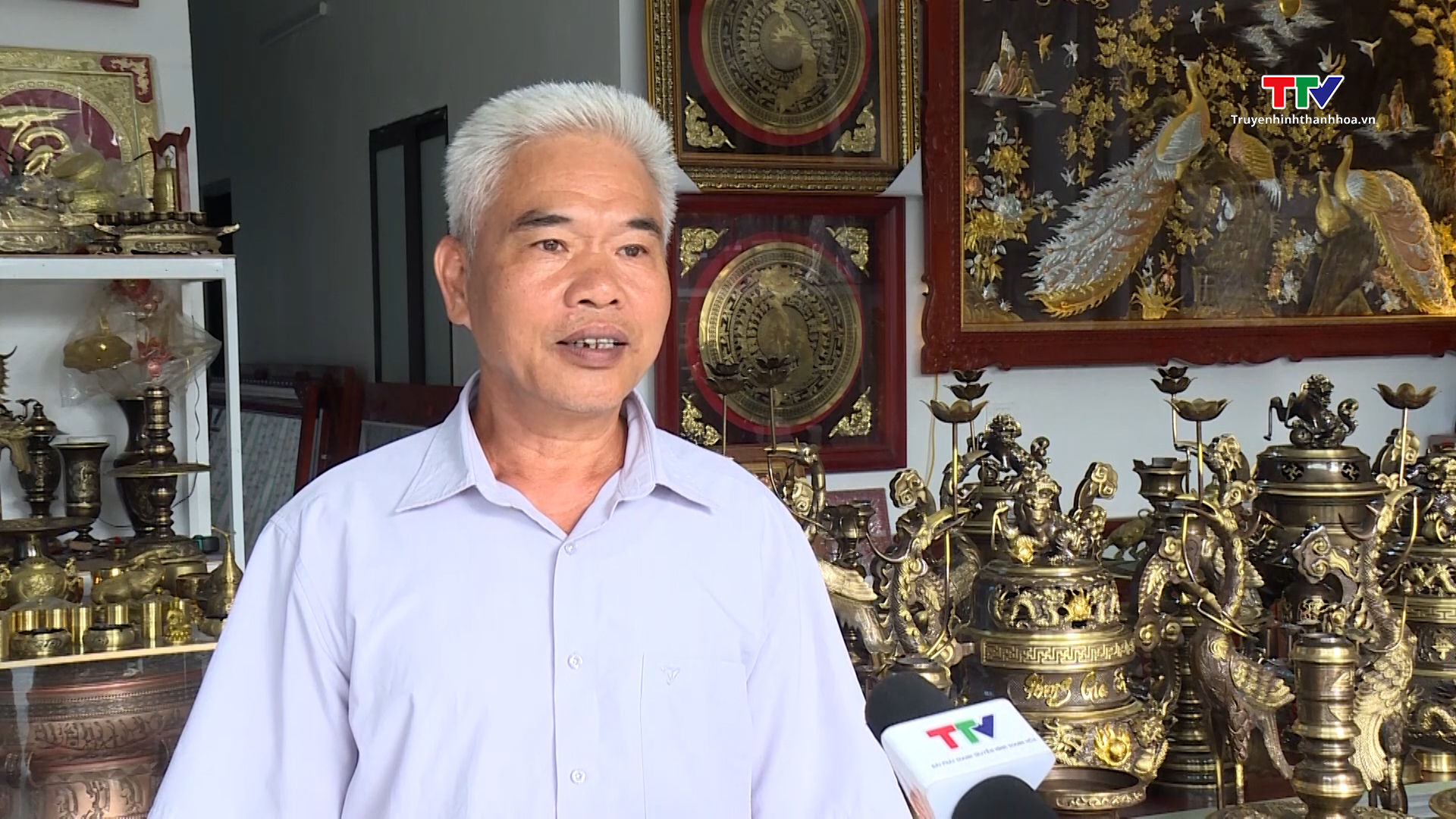 Chuyển đổi số ở làng nghề đúc đồng truyền thống Trà Đông- Ảnh 2. Chuyển đổi số ở làng nghề đúc đồng truyền thống Trà Đông- Ảnh 2.