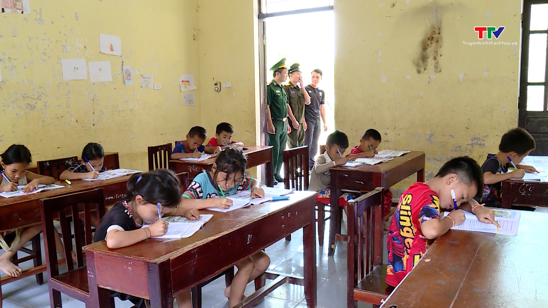 Những công trình thắm tình biên giới- Ảnh 1. Những công trình thắm tình biên giới- Ảnh 1.