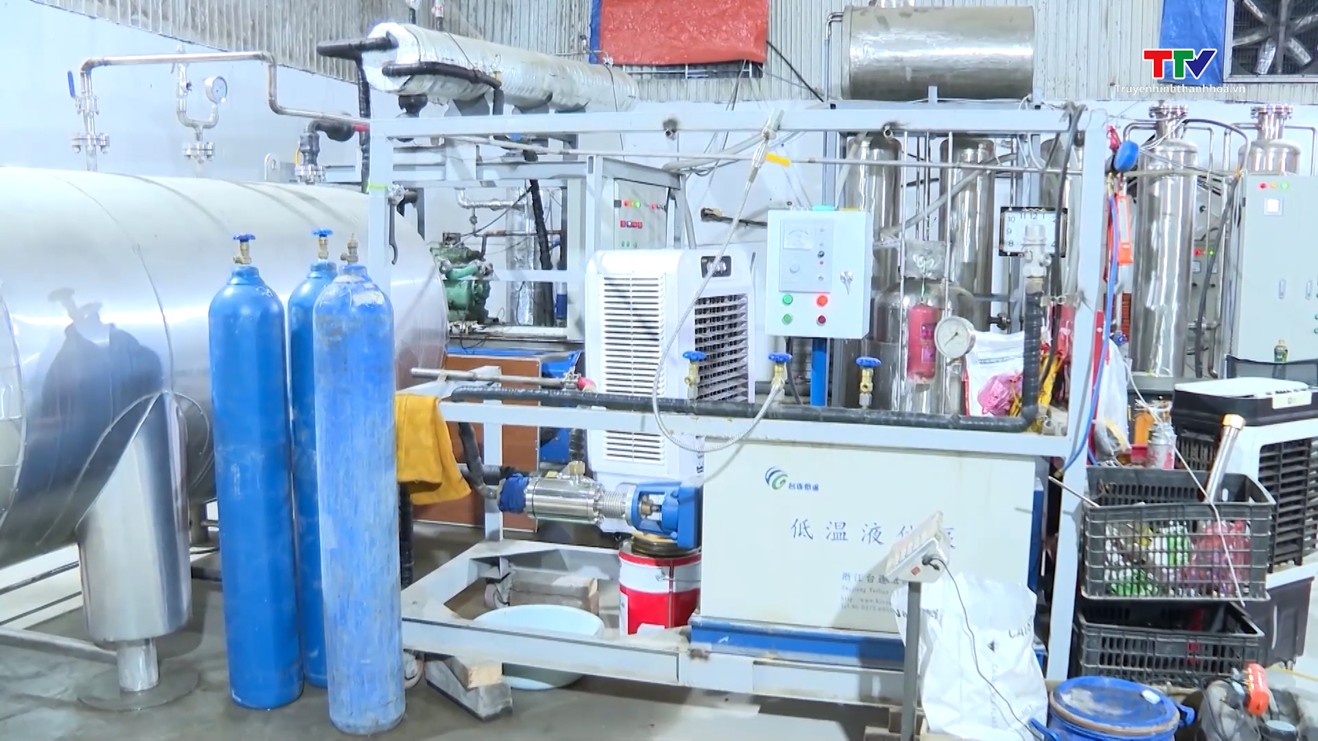 Thủ đoạn tinh vi của đường dây sản xuất, mua bán “khí cười”- Ảnh 6. Thủ đoạn tinh vi của đường dây sản xuất, mua bán “khí cười”- Ảnh 6.