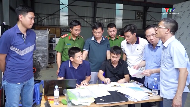 Thanh Hóa triệt phá đường dây sản xuất, mua bán hàng cấm (N2O) liên tỉnh quy mô lớn- Ảnh 2. Thanh Hóa triệt phá đường dây sản xuất, mua bán hàng cấm (N2O) liên tỉnh quy mô lớn- Ảnh 2.