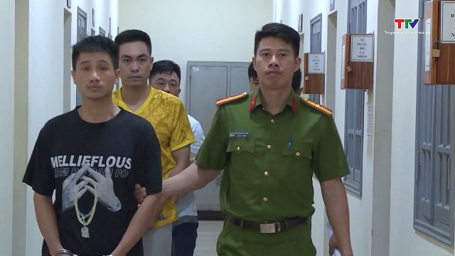 Thanh Hóa triệt phá đường dây sản xuất, mua bán hàng cấm (N2O) liên tỉnh quy mô lớn- Ảnh 5. Thanh Hóa triệt phá đường dây sản xuất, mua bán hàng cấm (N2O) liên tỉnh quy mô lớn- Ảnh 5.