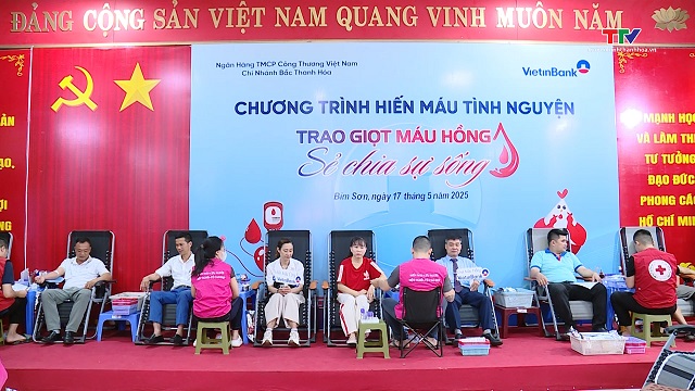 Trao giọt máu hồng, sẻ chia sự sống- Ảnh 1. Trao giọt máu hồng, sẻ chia sự sống- Ảnh 1.