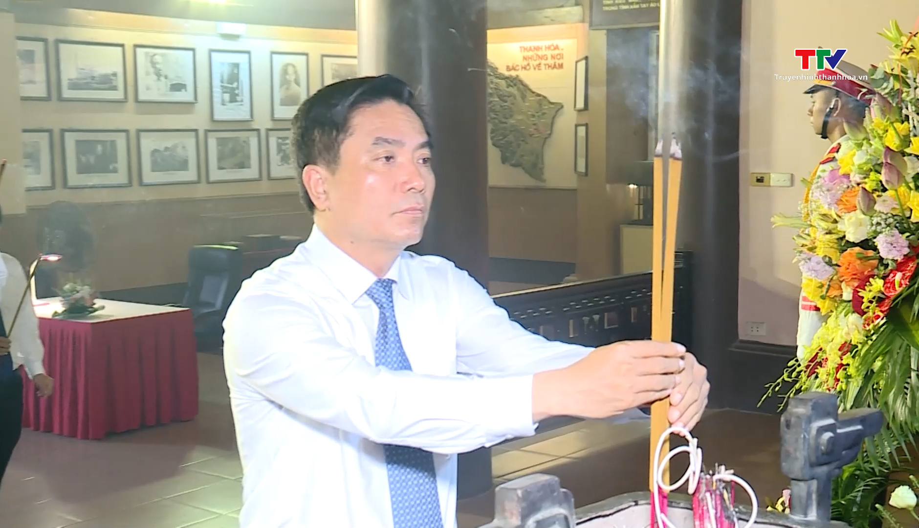 Đoàn đại biểu tỉnh Thanh Hóa dâng hương tưởng nhớ Chủ tịch Hồ Chí Minh- Ảnh 2. Đoàn đại biểu tỉnh Thanh Hóa dâng hương tưởng nhớ Chủ tịch Hồ Chí Minh- Ảnh 2.
