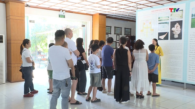 Các di tích văn hóa, lịch sử thu hút du khách trong dịp nghỉ lễ- Ảnh 3. Các di tích văn hóa, lịch sử thu hút du khách trong dịp nghỉ lễ- Ảnh 3.