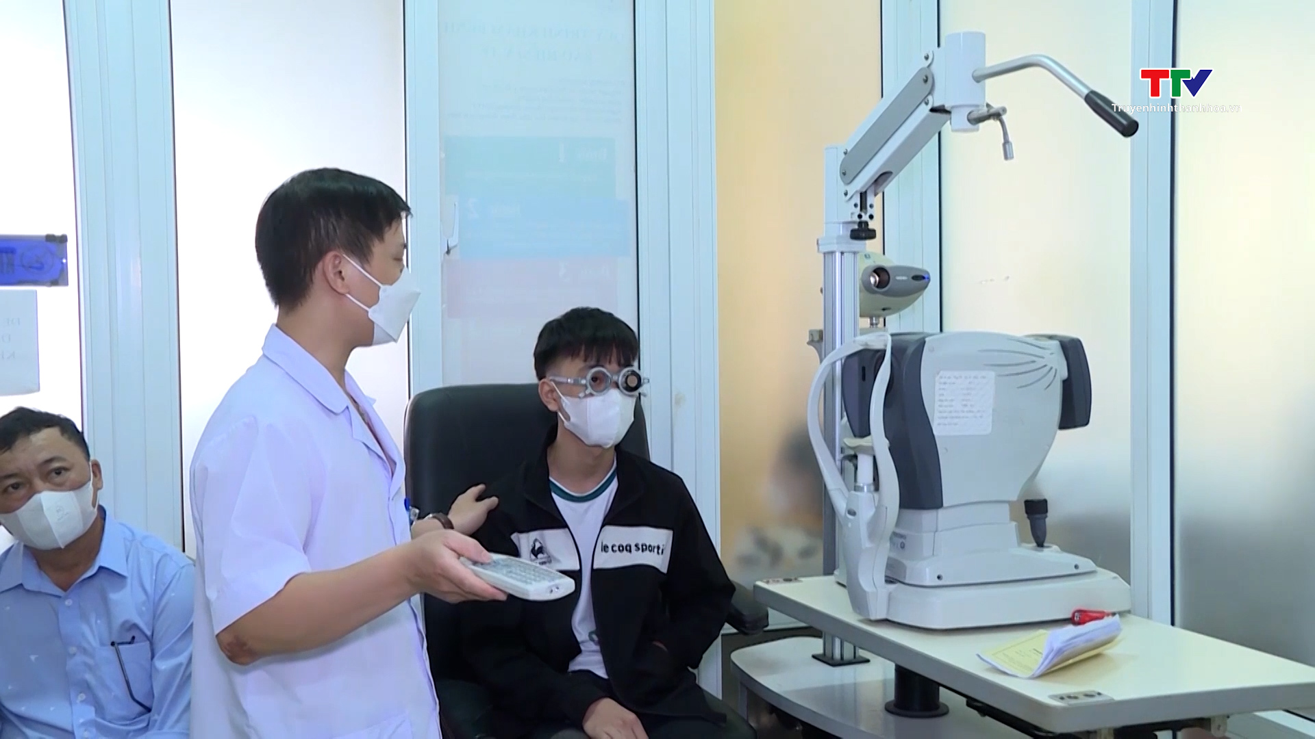 Khoảng 90% trẻ em Việt Nam có thể bị cận thị vào năm 2050- Ảnh 1. Khoảng 90% trẻ em Việt Nam có thể bị cận thị vào năm 2050- Ảnh 1.