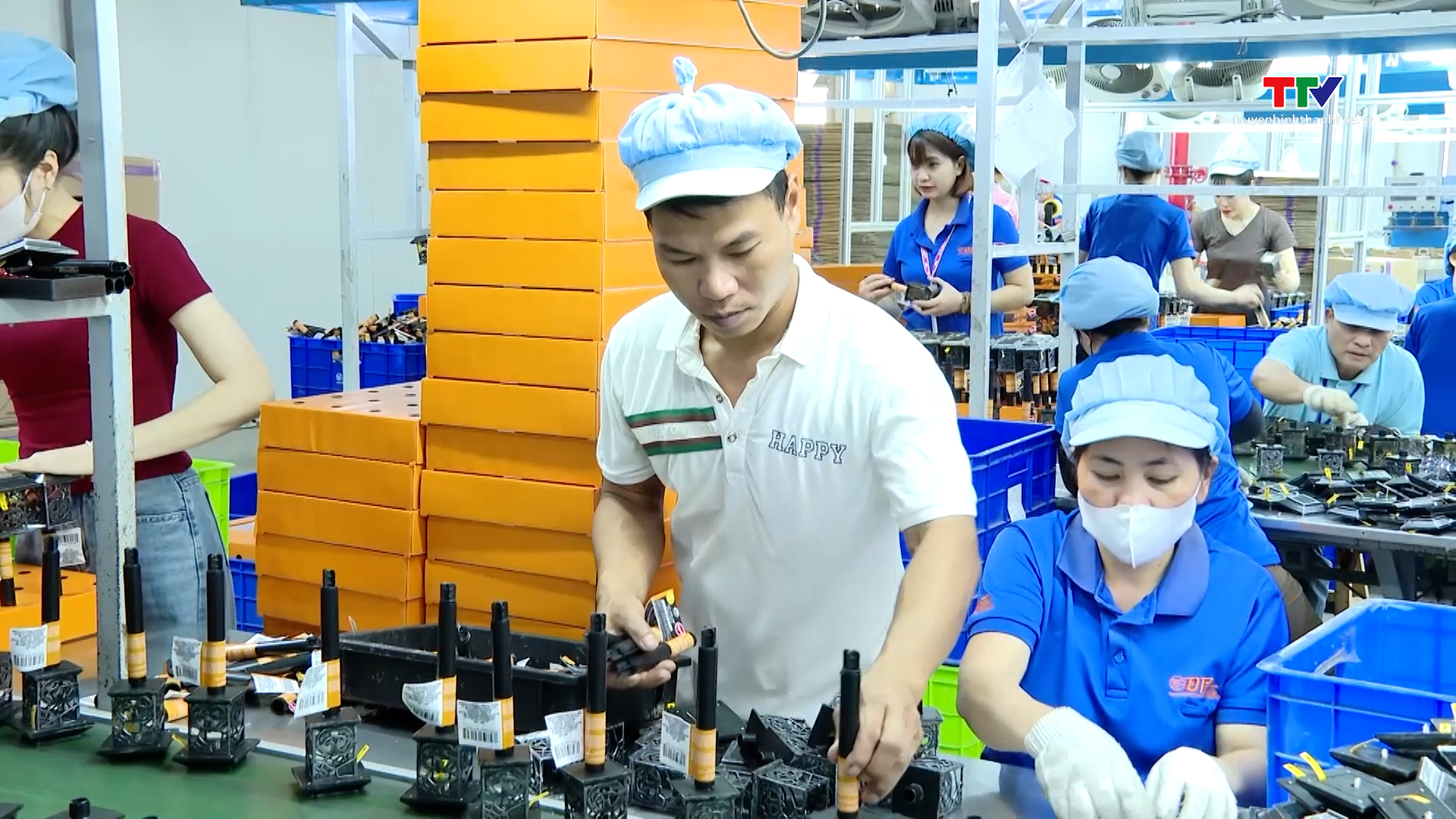 Tháng công nhân 2025 - Công nhân Việt Nam tiên phong bước vào kỷ nguyên mới- Ảnh 4. Tháng công nhân 2025 - Công nhân Việt Nam tiên phong bước vào kỷ nguyên mới- Ảnh 4.