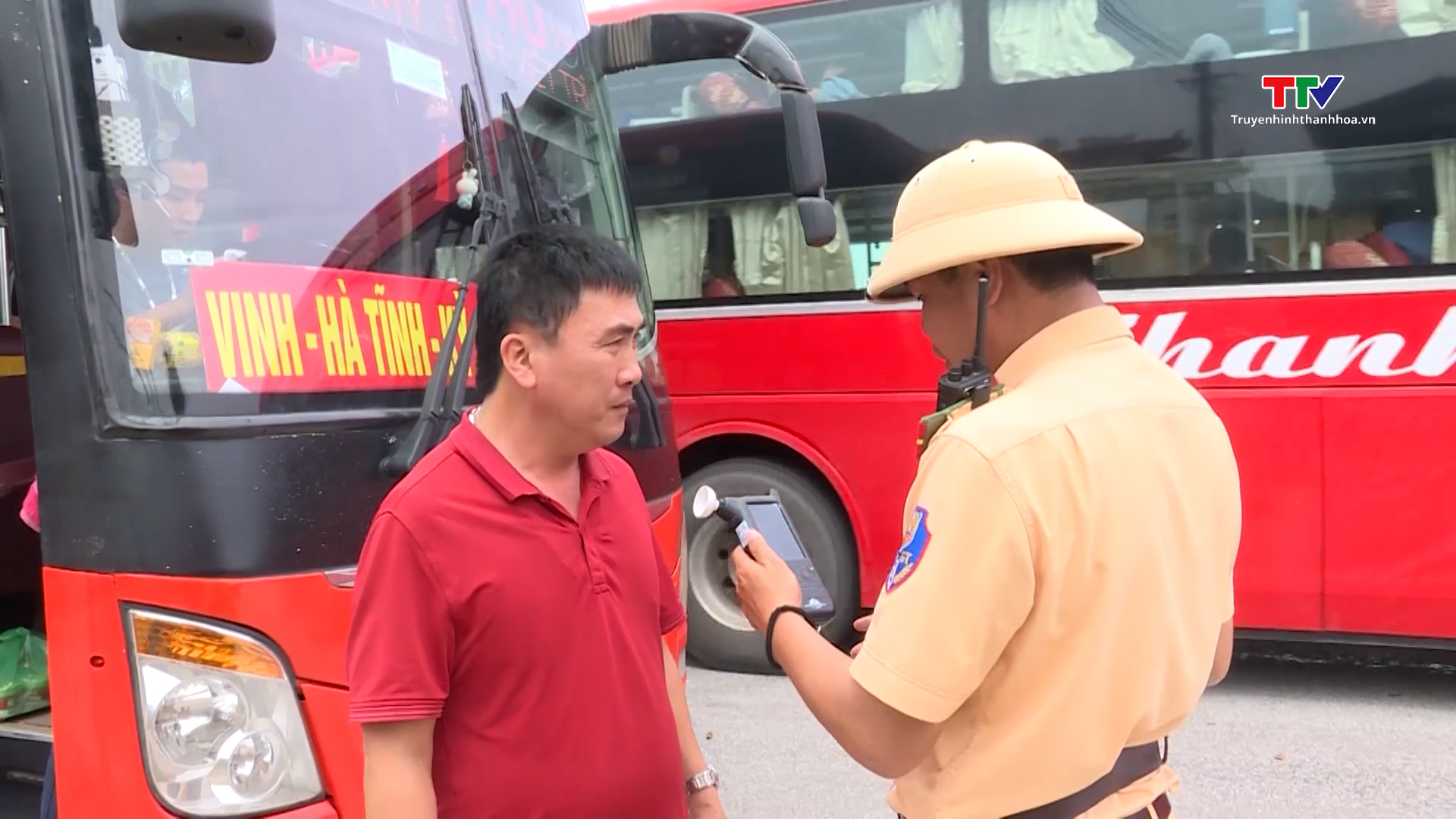 Tăng cường xử lý vi phạm nồng độ cồn - Ảnh 1. Tăng cường xử lý vi phạm nồng độ cồn - Ảnh 1.