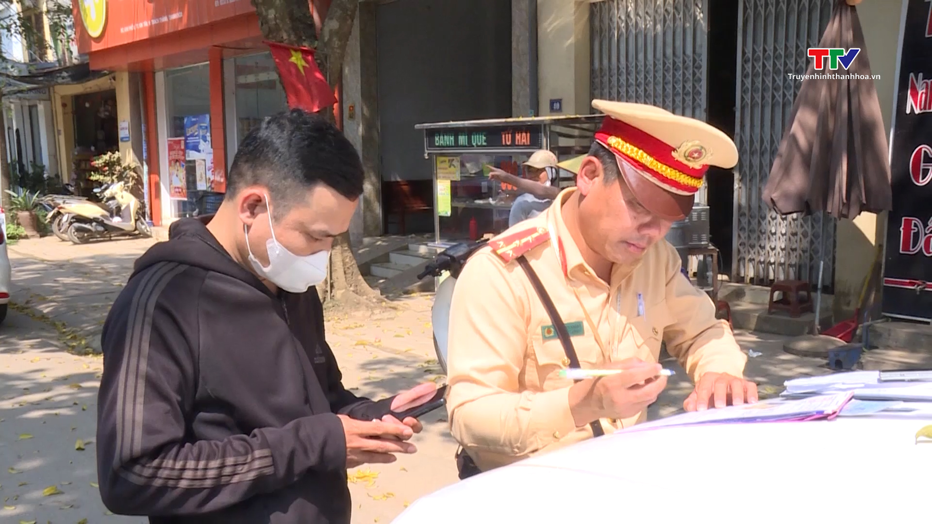 Tình hình giao thông trong ngày 30/4 trên địa bàn tỉnh- Ảnh 1. Tình hình giao thông trong ngày 30/4 trên địa bàn tỉnh- Ảnh 1.