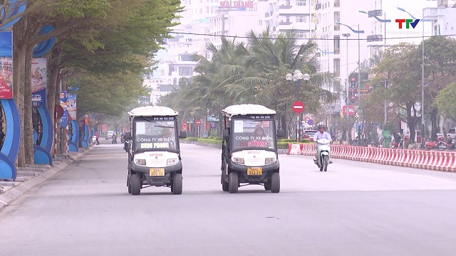 Siết chặt kiểm soát phương tiện chở người 4 bánh có gắn động cơ- Ảnh 2. Siết chặt kiểm soát phương tiện chở người 4 bánh có gắn động cơ- Ảnh 2.