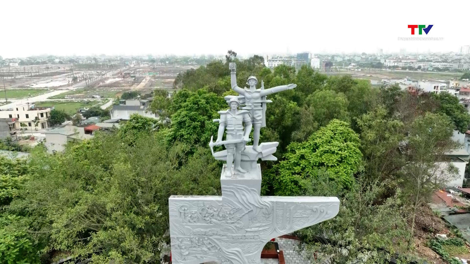 Tượng đài và ký ức- Ảnh 3. Tượng đài và ký ức- Ảnh 3.