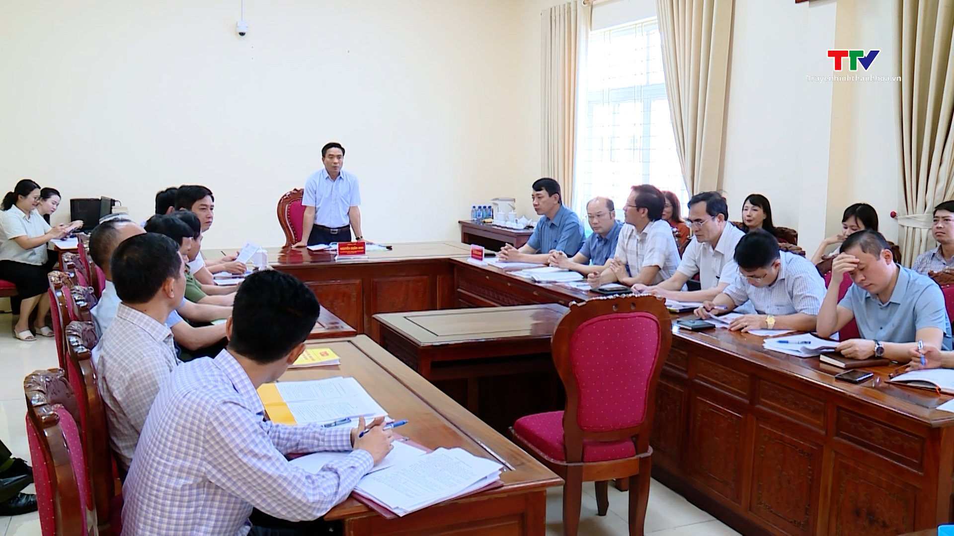 Bí thư Tỉnh ủy Nguyễn Doãn Anh tiếp xúc, đối thoại với các hộ dân phố Trung Kỳ, thành phố Sầm Sơn- Ảnh 2. Bí thư Tỉnh ủy Nguyễn Doãn Anh tiếp xúc, đối thoại với các hộ dân phố Trung Kỳ, thành phố Sầm Sơn- Ảnh 2.