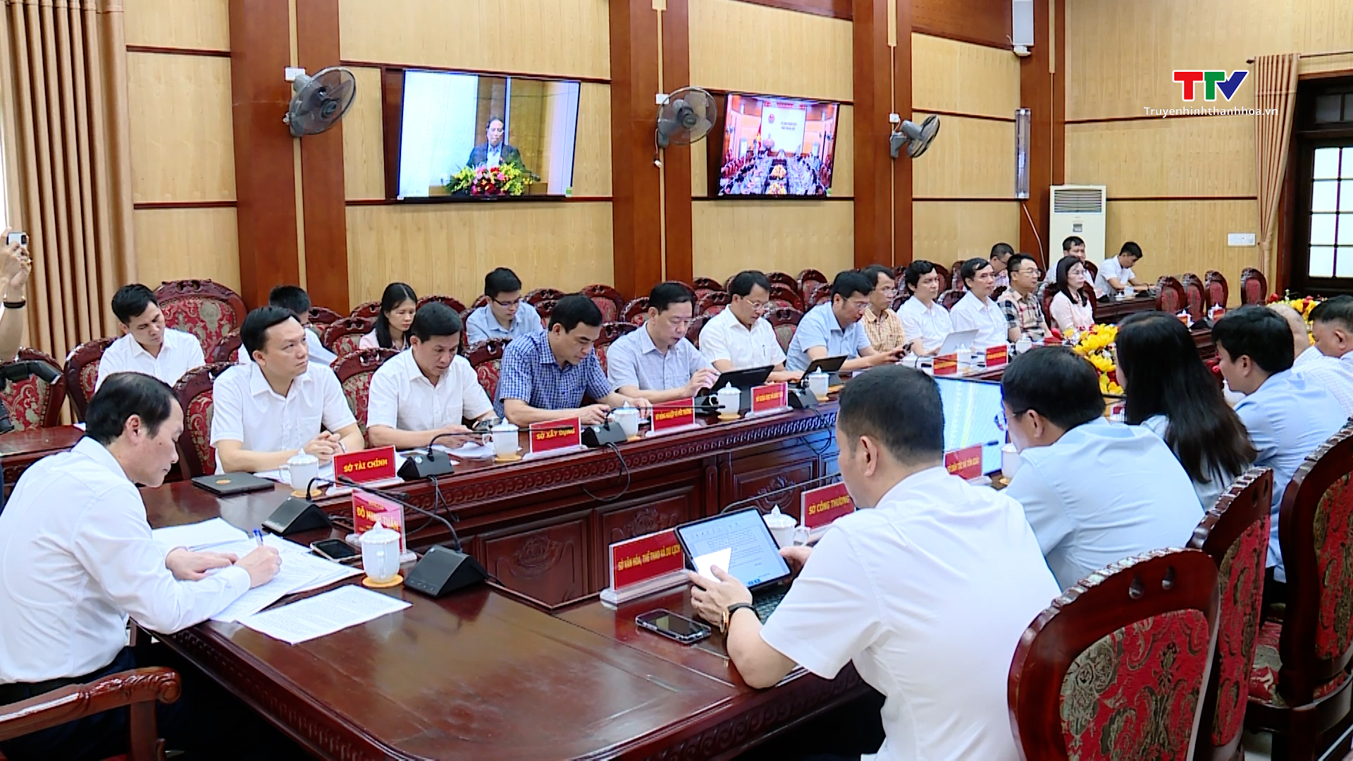 Quyết tâm giải ngân 100% vốn đầu tư công trong năm 2025- Ảnh 2. Quyết tâm giải ngân 100% vốn đầu tư công trong năm 2025- Ảnh 2.