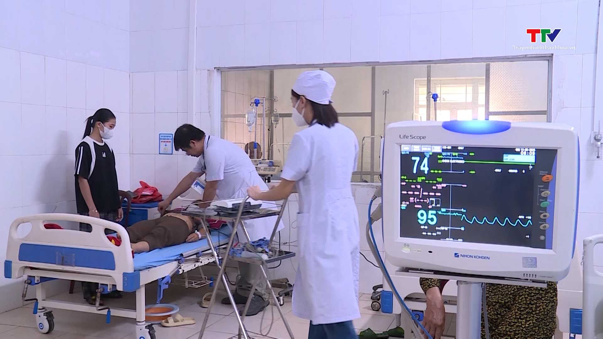 Đảm bảo an toàn cho nhân viên y tế và người bệnh- Ảnh 1. Đảm bảo an toàn cho nhân viên y tế và người bệnh- Ảnh 1.