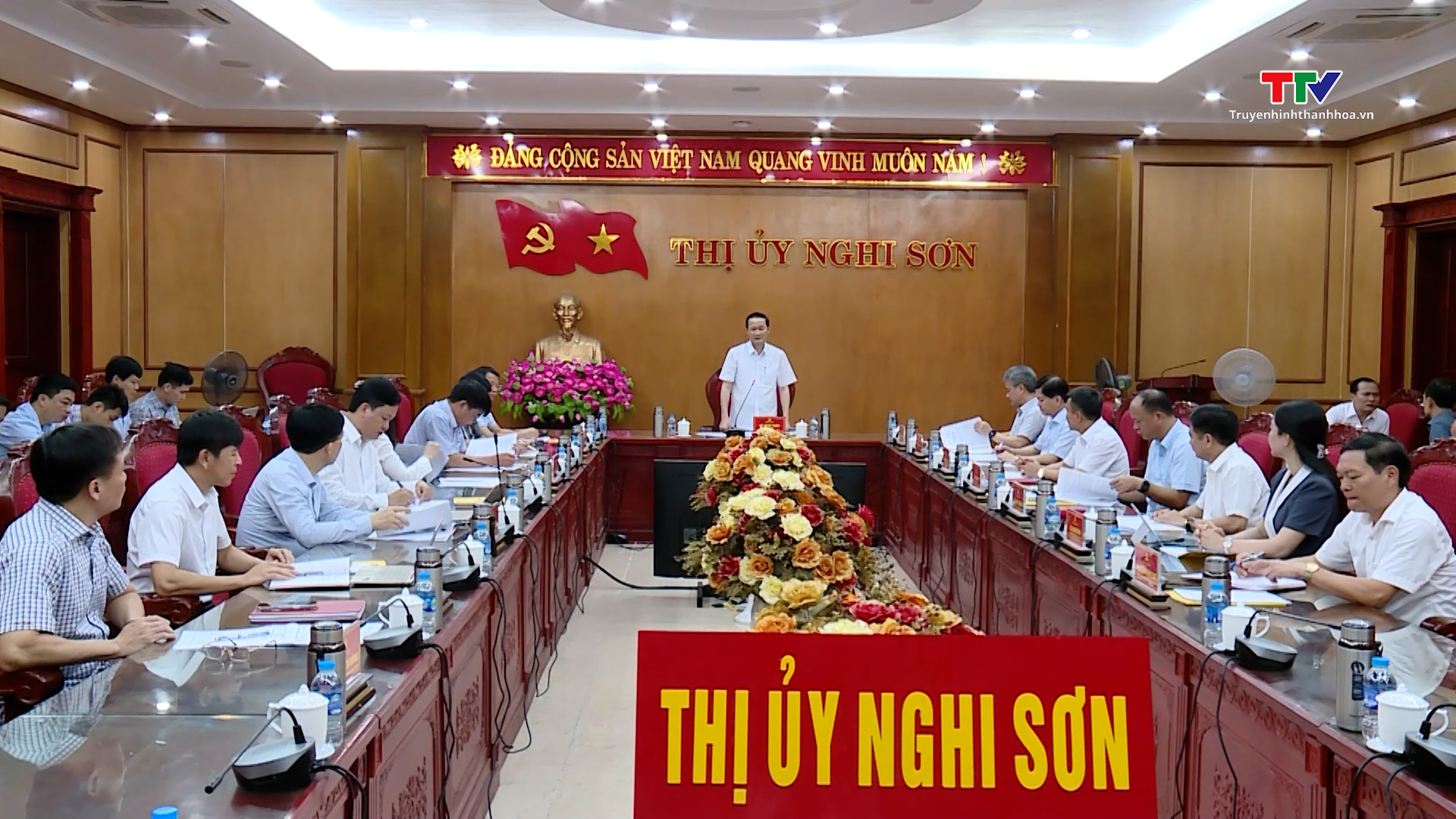 Chủ tịch UBND tỉnh làm việc với Ban Thường vụ Thị uỷ Nghi Sơn- Ảnh 2. Chủ tịch UBND tỉnh làm việc với Ban Thường vụ Thị uỷ Nghi Sơn- Ảnh 2.