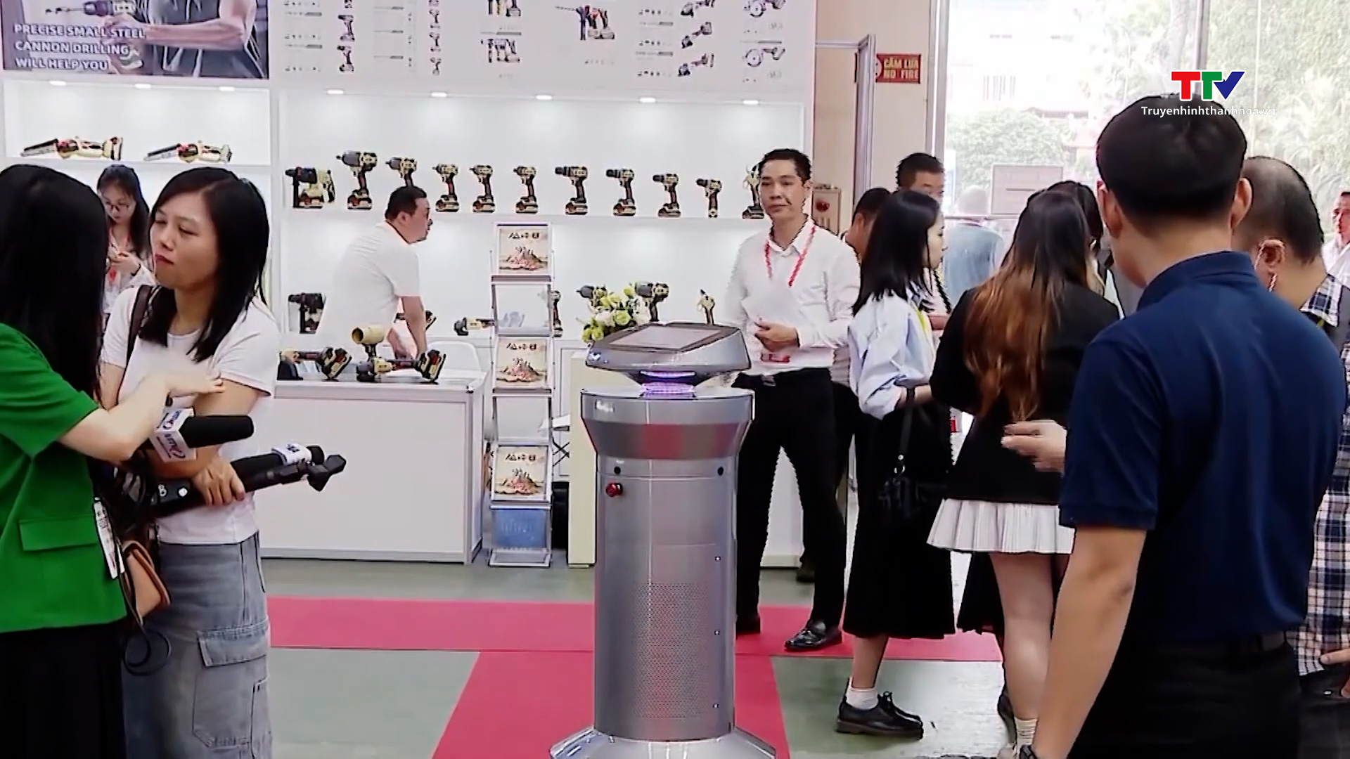 Nhiều công nghệ tự động hóa thông minh có mặt tại Việt Nam- Ảnh 1. Nhiều công nghệ tự động hóa thông minh có mặt tại Việt Nam- Ảnh 1.