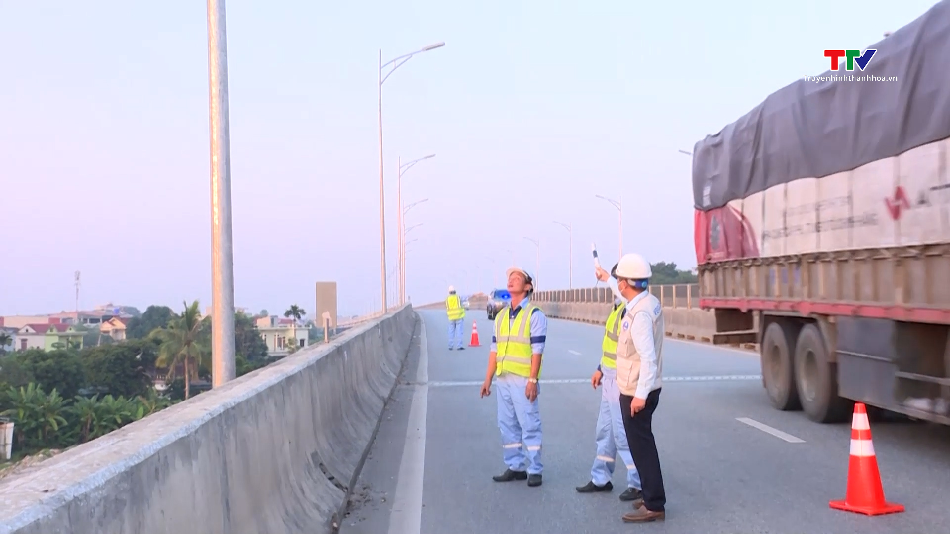 Chậm tiến độ lắp đặt hệ thống giao thông thông minh trên cao tốc- Ảnh 1. Chậm tiến độ lắp đặt hệ thống giao thông thông minh trên cao tốc- Ảnh 1.