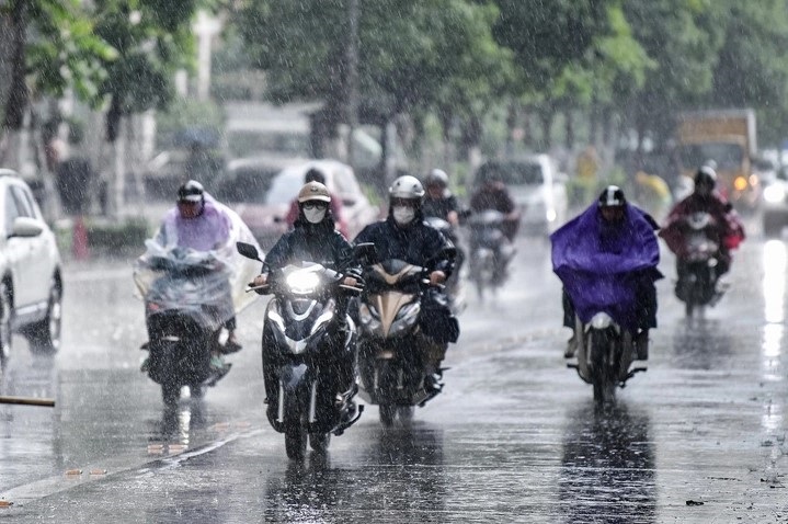 Cảnh báo mưa lớn diện rộng, lốc, sét và mưa đá ở Thanh Hóa- Ảnh 1. Cảnh báo mưa lớn diện rộng, lốc, sét và mưa đá ở Thanh Hóa- Ảnh 1.