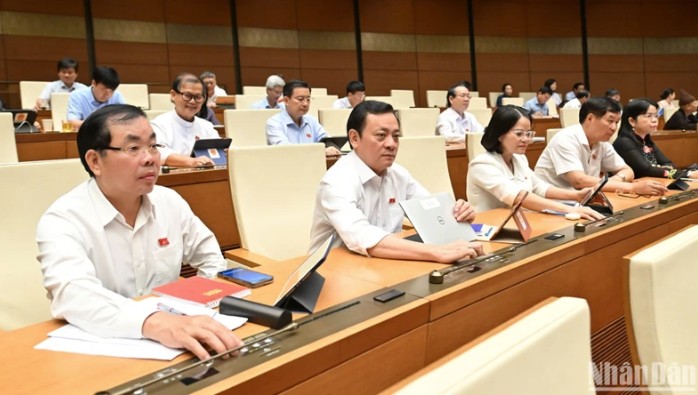 Quốc hội chốt rút ngắn nhiệm kỳ khóa XV, bầu cử khóa mới vào 15/3/2026- Ảnh 1. Quốc hội chốt rút ngắn nhiệm kỳ khóa XV, bầu cử khóa mới vào 15/3/2026- Ảnh 1.