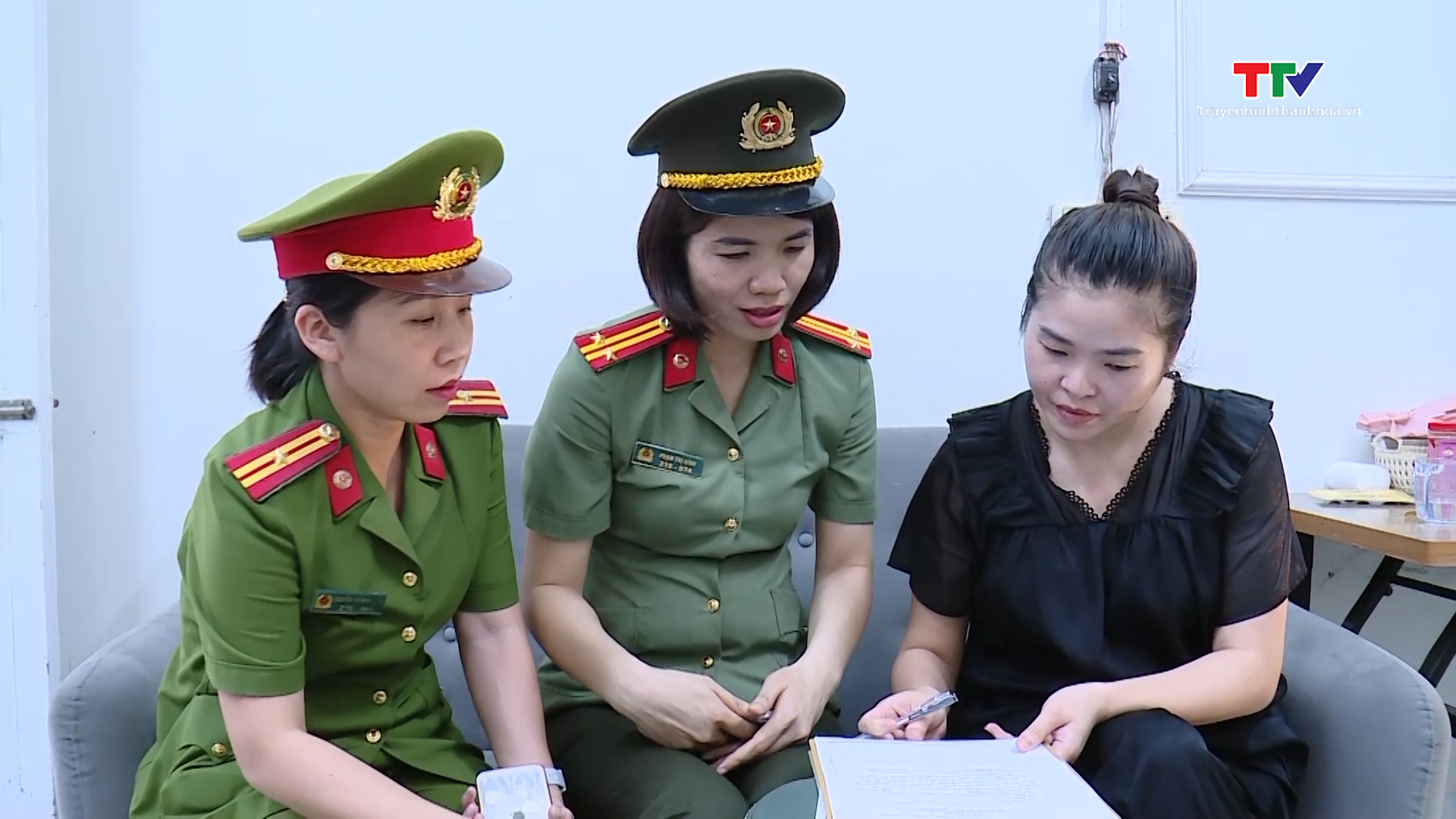 Xử lý nghiêm hành vi tổ chức cho người khác trốn đi nước ngoài trái phép- Ảnh 5. Xử lý nghiêm hành vi tổ chức cho người khác trốn đi nước ngoài trái phép- Ảnh 5.
