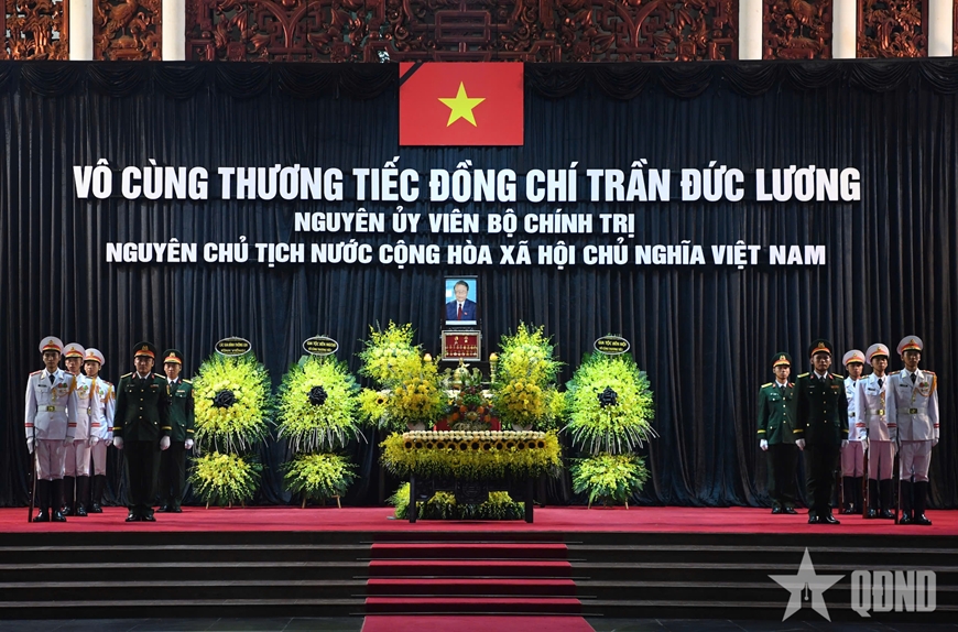 Tổ chức trọng thể Lễ viếng nguyên Chủ tịch nước Trần Đức Lương- Ảnh 1. Tổ chức trọng thể Lễ viếng nguyên Chủ tịch nước Trần Đức Lương- Ảnh 1.