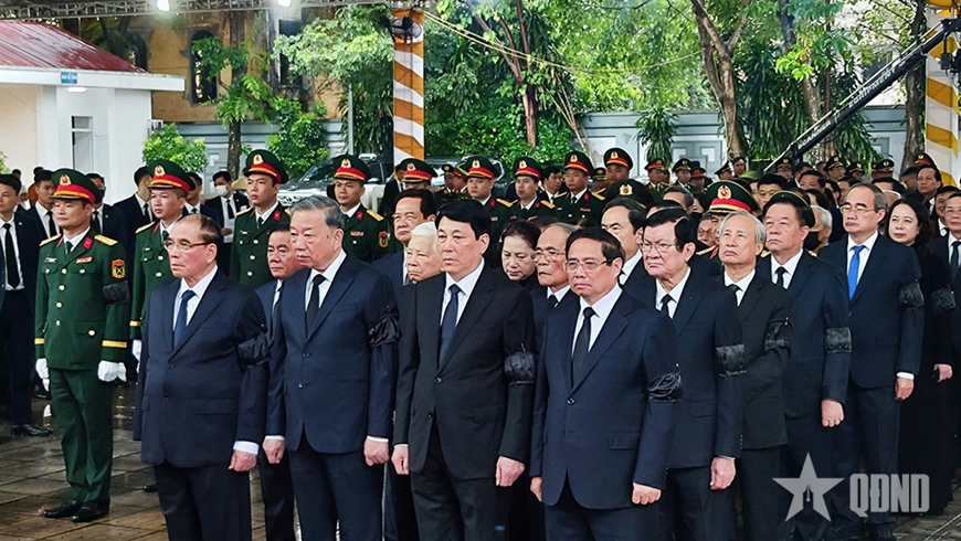 Tổ chức trọng thể Lễ viếng nguyên Chủ tịch nước Trần Đức Lương- Ảnh 3. Tổ chức trọng thể Lễ viếng nguyên Chủ tịch nước Trần Đức Lương- Ảnh 3.