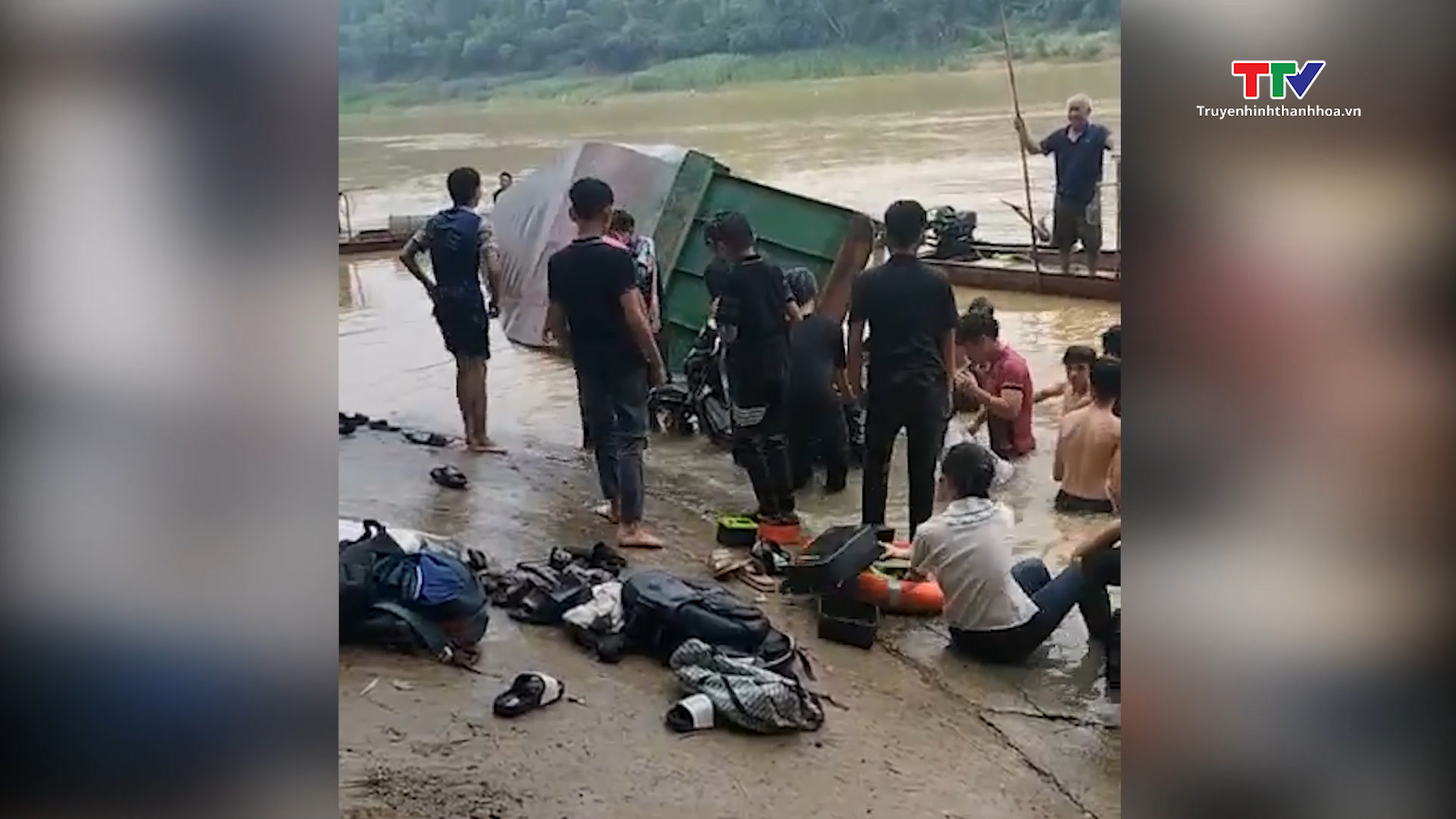Người dân xã Lương Trung, huyện Bá Thước mong mỏi một cây cầu- Ảnh 1. Người dân xã Lương Trung, huyện Bá Thước mong mỏi một cây cầu- Ảnh 1.