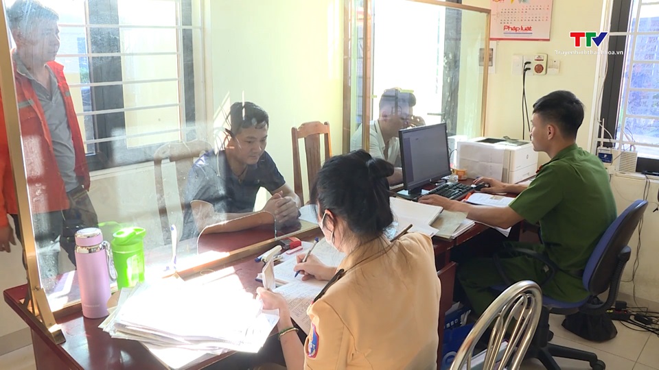 Tăng cường giải quyết vi phạm hành chính cho người dân sau khi giải thể công an cấp huyện- Ảnh 1.