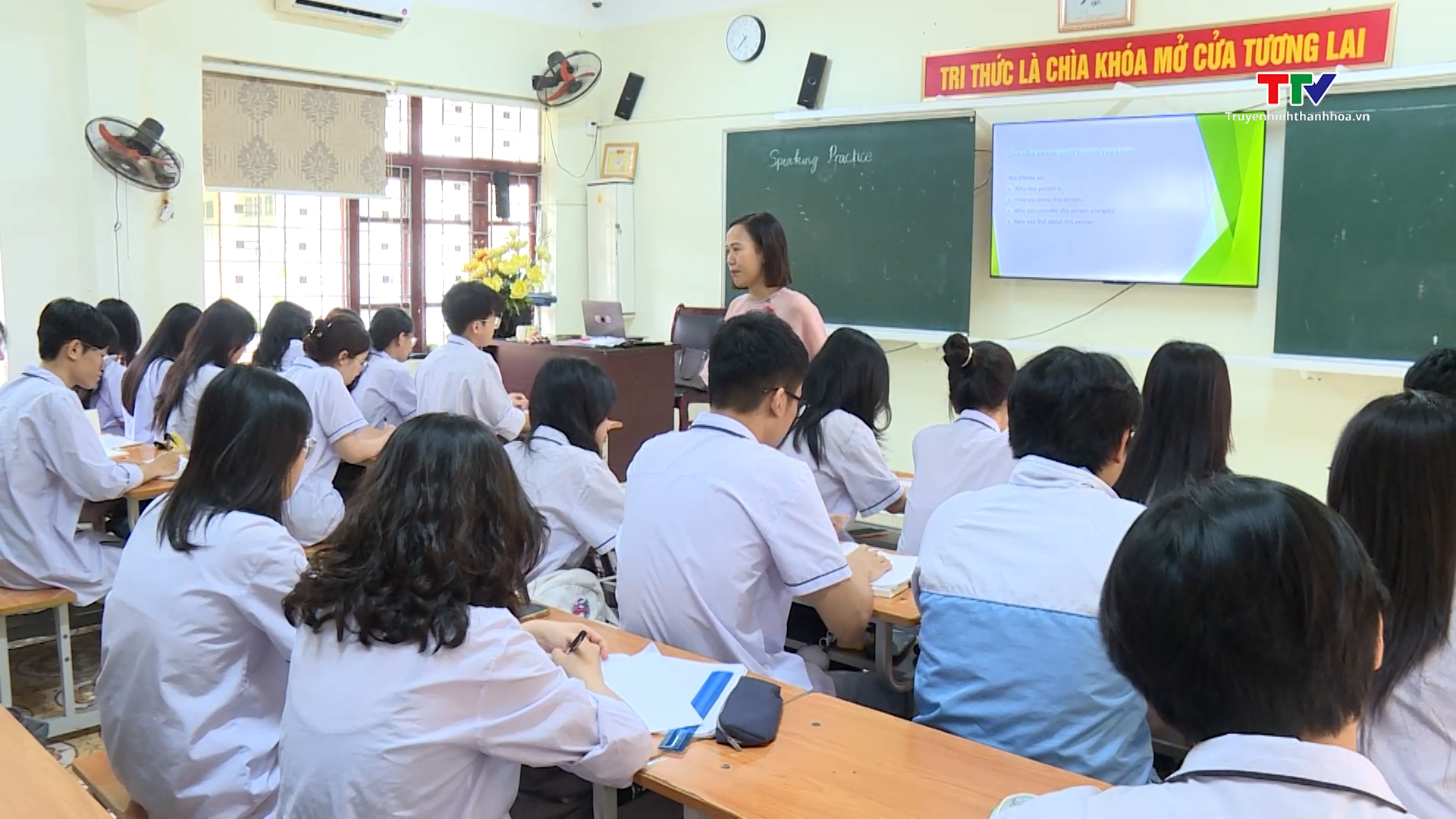 Xúc cảm học sinh cuối cấp- Ảnh 2. Xúc cảm học sinh cuối cấp- Ảnh 2.