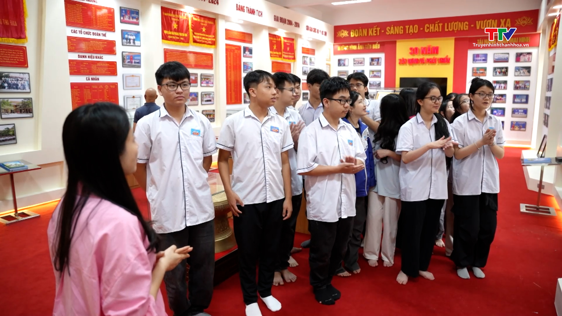 Xúc cảm học sinh cuối cấp- Ảnh 6. Xúc cảm học sinh cuối cấp- Ảnh 6.