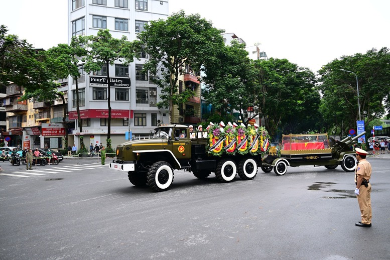 Tổ chức trọng thể Lễ Truy điệu nguyên Chủ tịch nước Trần Đức Lương- Ảnh 10. Tổ chức trọng thể Lễ Truy điệu nguyên Chủ tịch nước Trần Đức Lương- Ảnh 10.