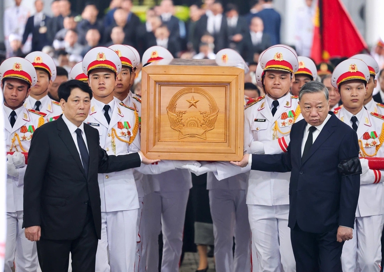 Tổ chức trọng thể Lễ Truy điệu nguyên Chủ tịch nước Trần Đức Lương- Ảnh 7. Tổ chức trọng thể Lễ Truy điệu nguyên Chủ tịch nước Trần Đức Lương- Ảnh 7.