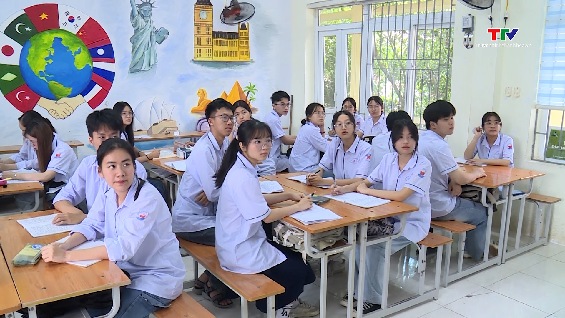 Nâng cao trình độ ngoại ngữ, chìa khóa hội nhập quốc tế- Ảnh 4. Nâng cao trình độ ngoại ngữ, chìa khóa hội nhập quốc tế- Ảnh 4.