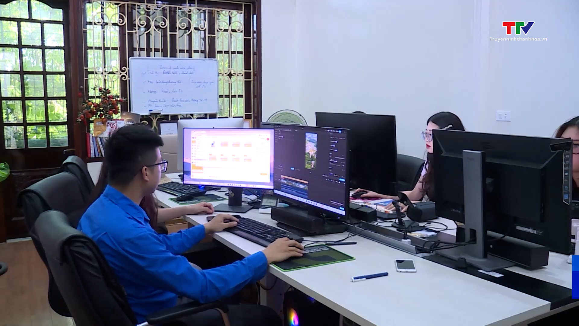 Thanh niên thành phố Thanh Hoá xung kích trong phong trào bình dân học vụ số- Ảnh 1. Thanh niên thành phố Thanh Hoá xung kích trong phong trào bình dân học vụ số- Ảnh 1.