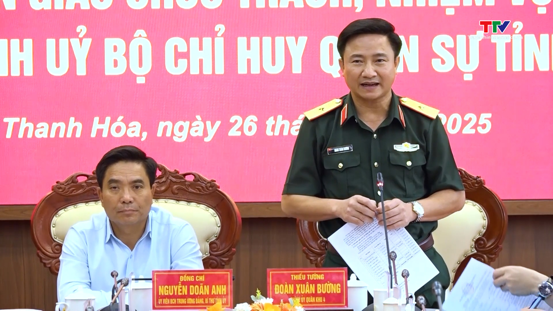 Bàn giao chức trách, nhiệm vụ Chính ủy Bộ Chỉ huy Quân sự tỉnh Thanh Hóa- Ảnh 3.