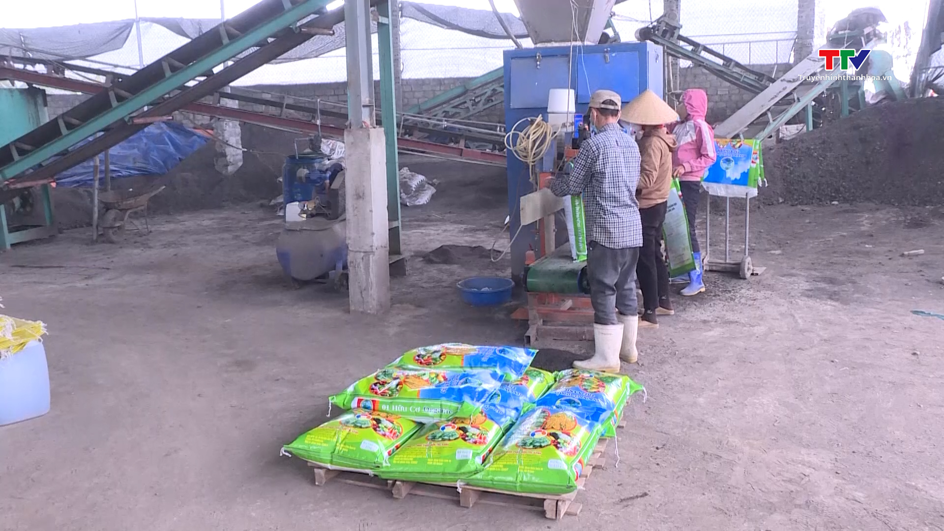 Sử dụng phân bón hữu cơ, hướng tới nền nông nghiệp an toàn- Ảnh 3. Sử dụng phân bón hữu cơ, hướng tới nền nông nghiệp an toàn- Ảnh 3.